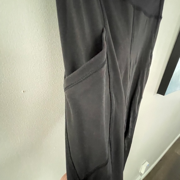 Lululemon Leggings with deep Pockets - Picture 2 of 5